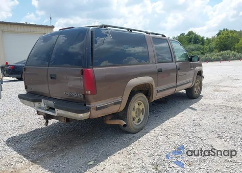 1994 Chevrolet Suburban K1500 из США, поврежденный, VIN 1GNFK16K1RJ397882